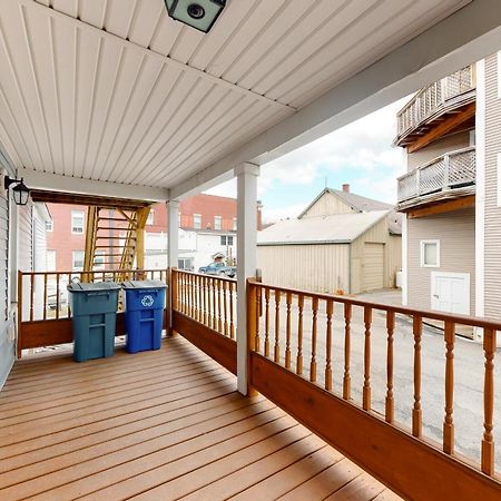 Pleasant Condos ラッドロー 部屋 写真