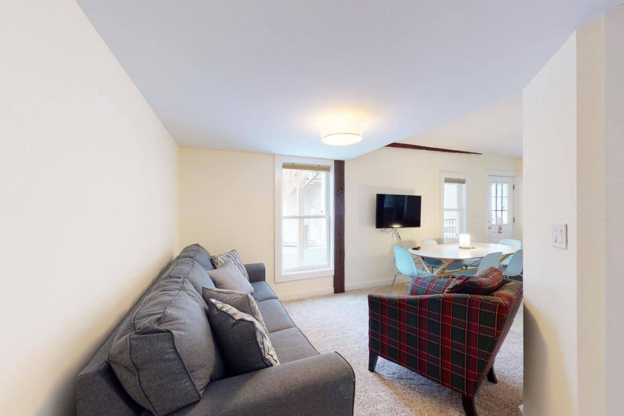 Pleasant Condos ラッドロー エクステリア 写真