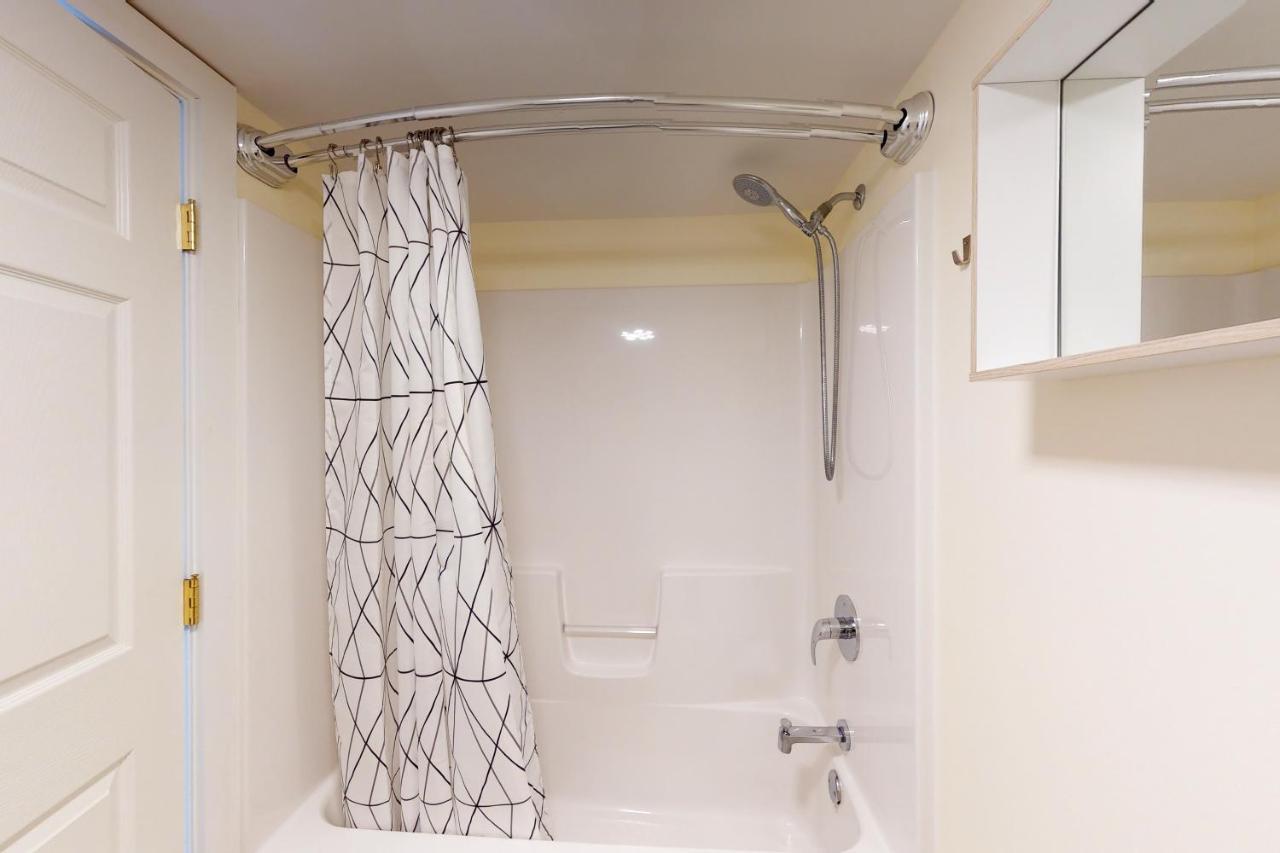 Pleasant Condos ラッドロー エクステリア 写真